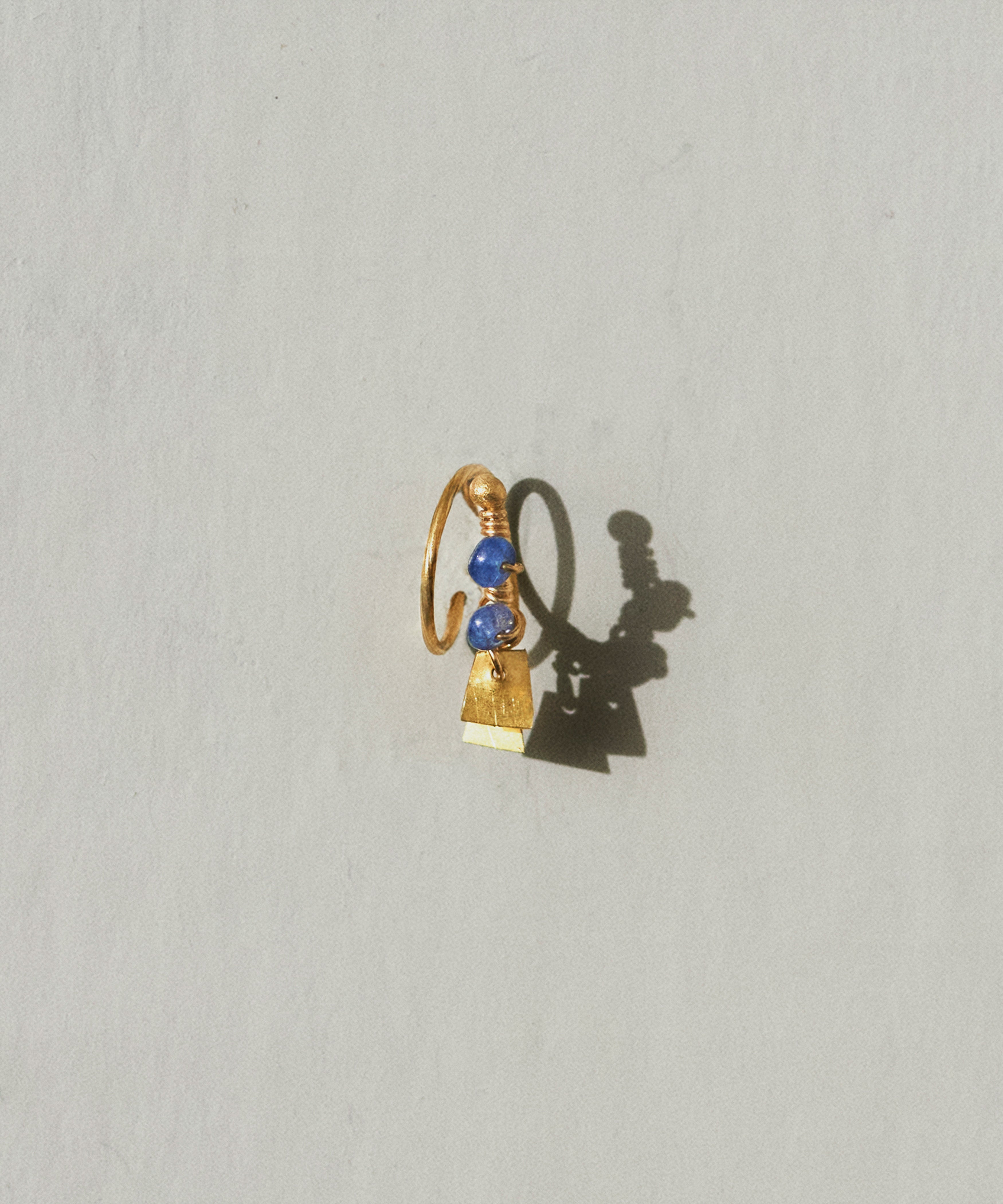 MIDDLE ECHO EARRING