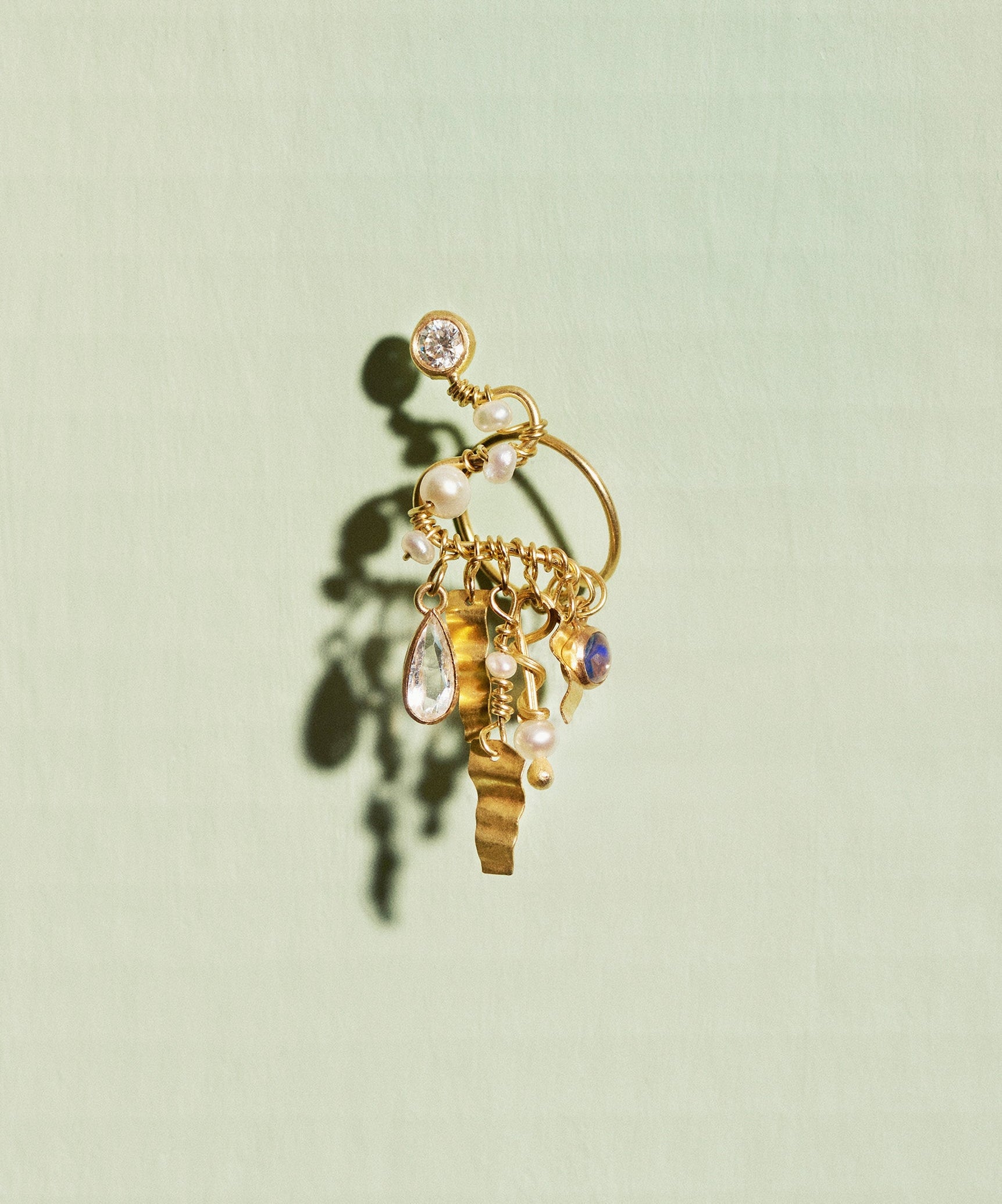 MIDDLE DAPHNE DIAMOND EARRING