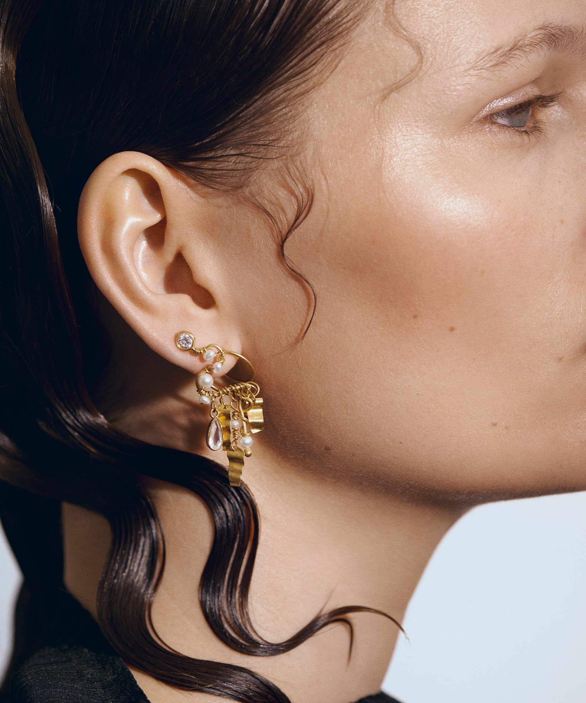 MIDDLE DAPHNE DIAMOND EARRING