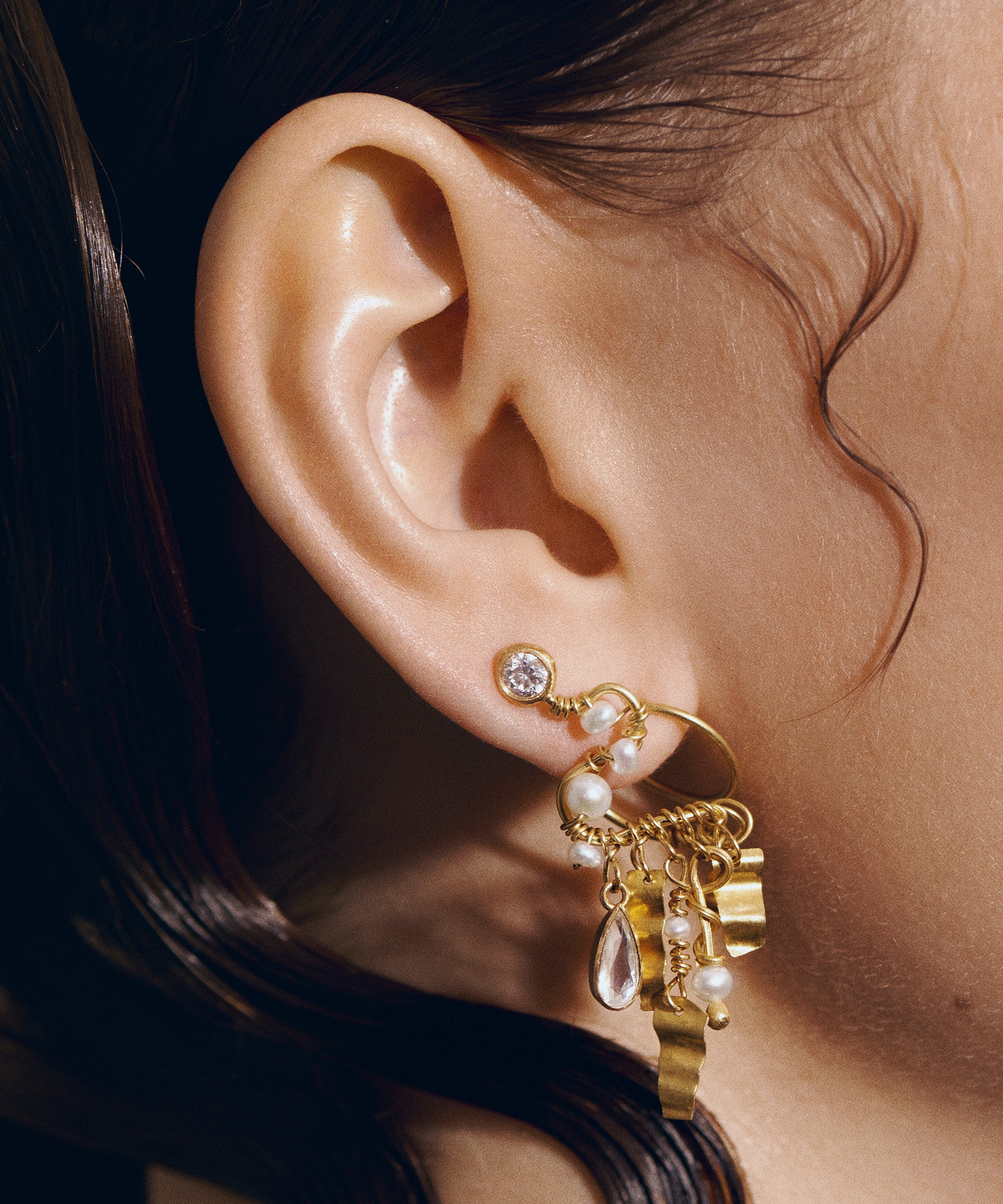 MIDDLE DAPHNE DIAMOND EARRING