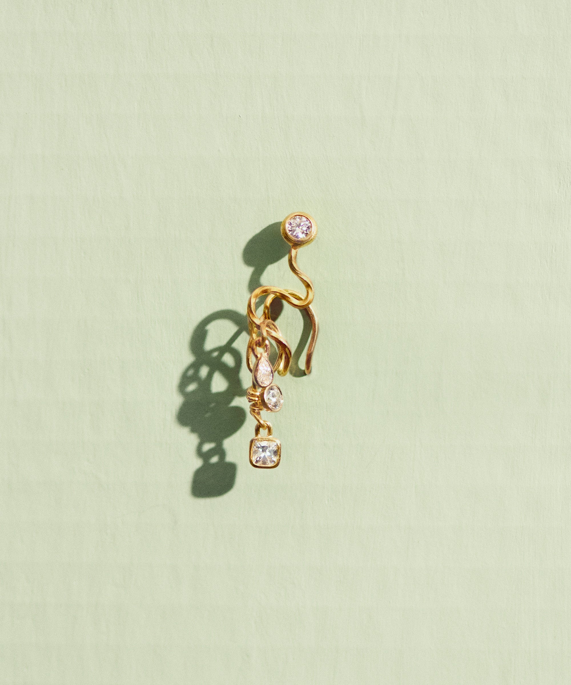 MIDDLE DAPHNE DIAMONDS EARRING