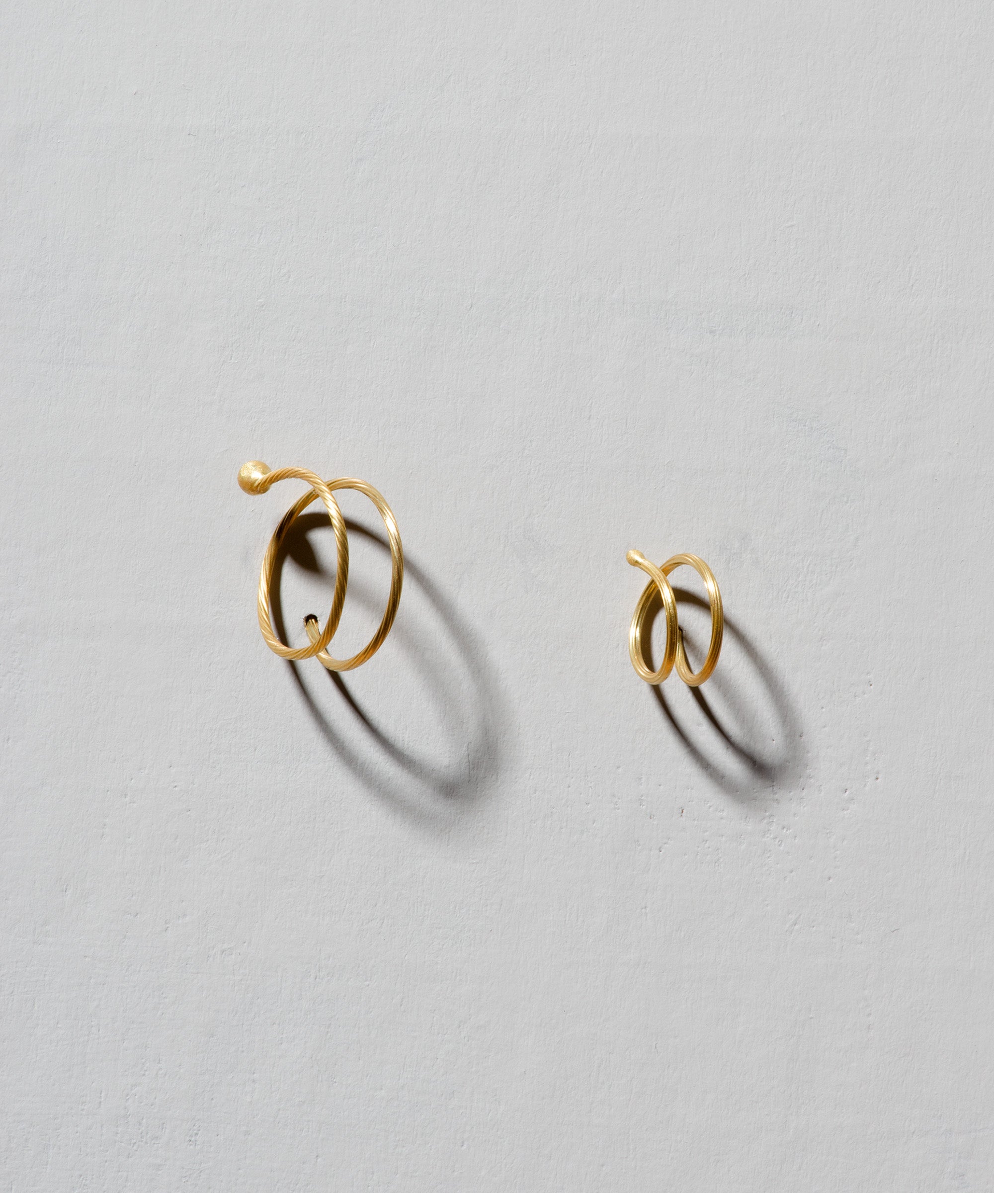 SMALL AND MIDDLE ECHO EARRING
