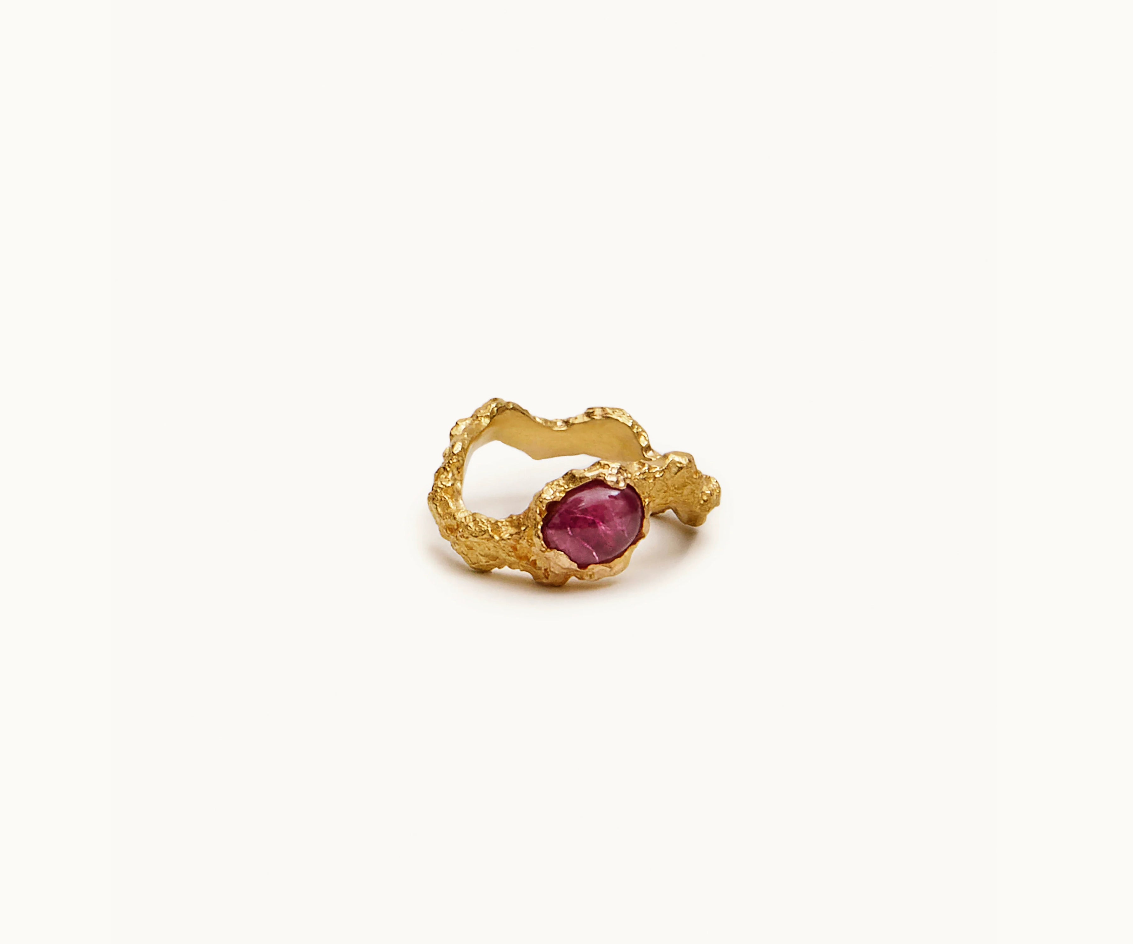 BIG STARDUST CABOCHON RUBY