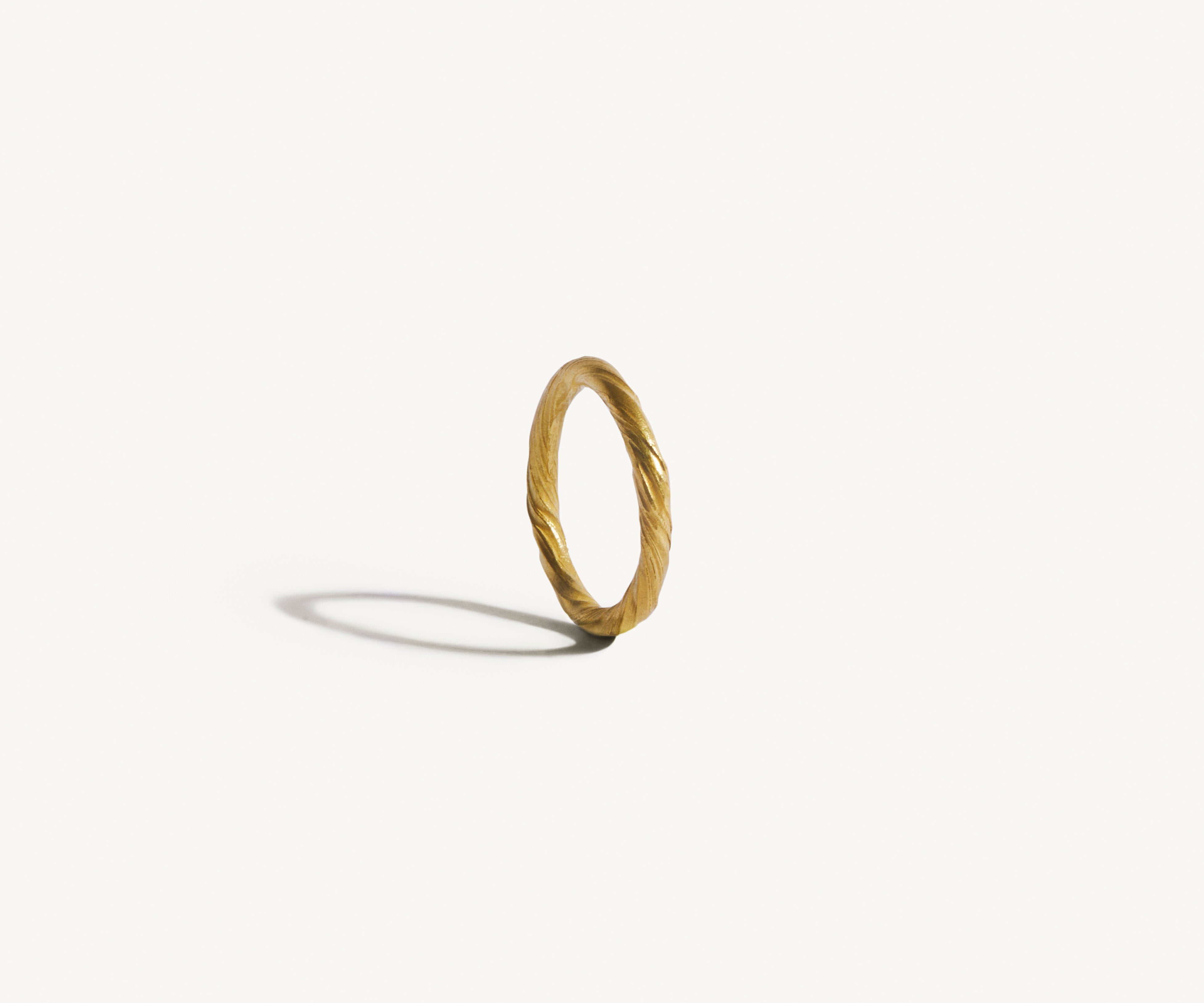 GRANDE BAGUE EN OR TORSADÈ